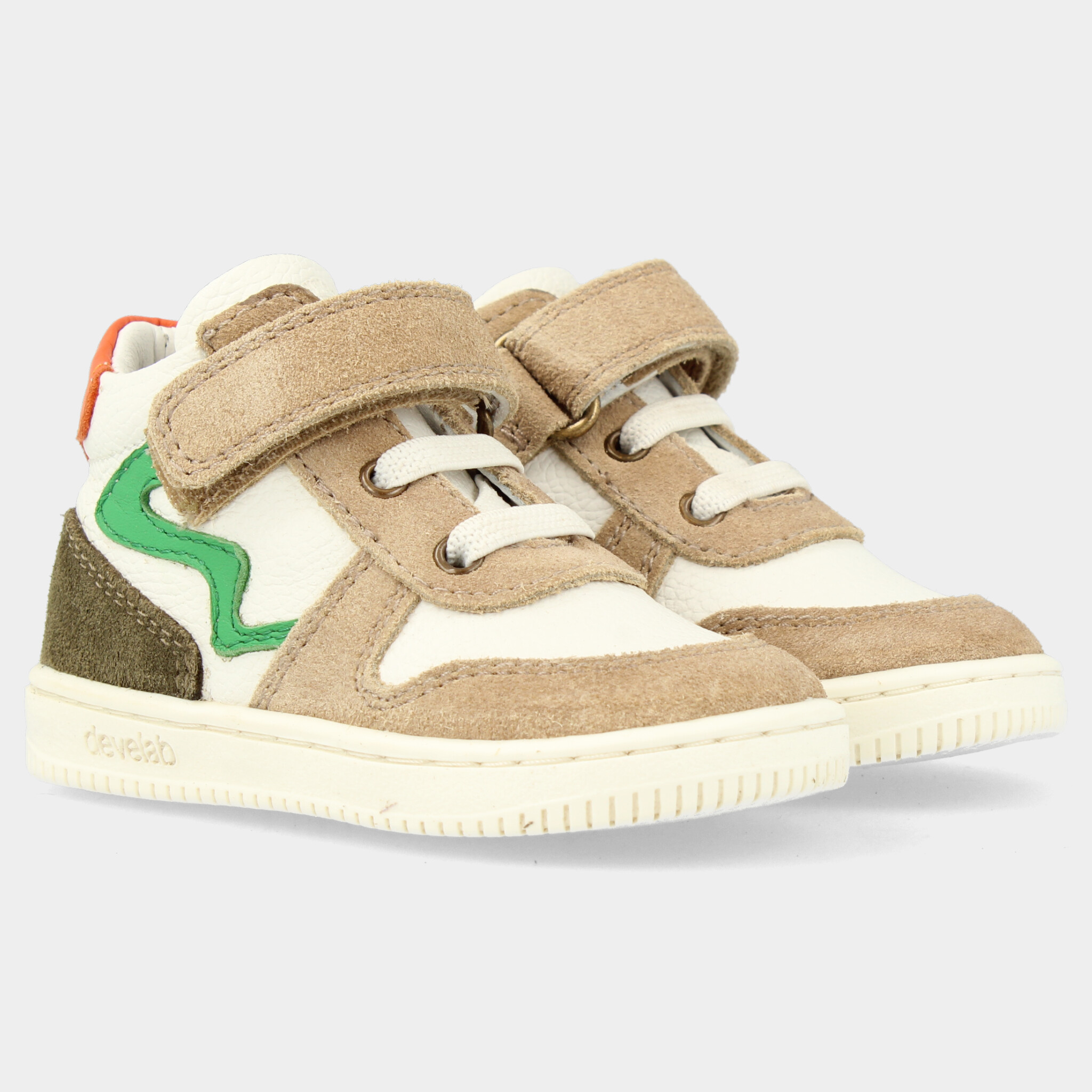 Wit met beige sneakers | 44423