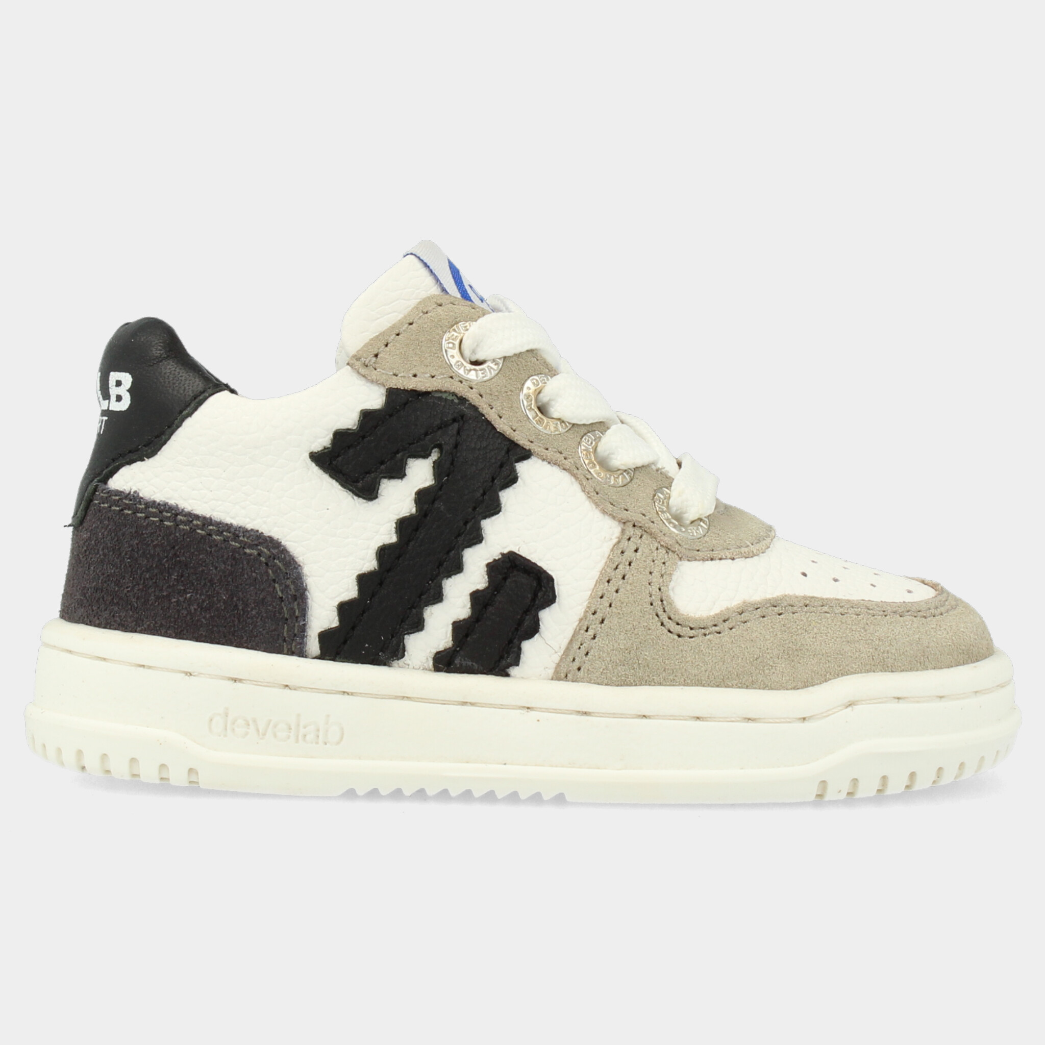Wit met grijze sneakers | 44431