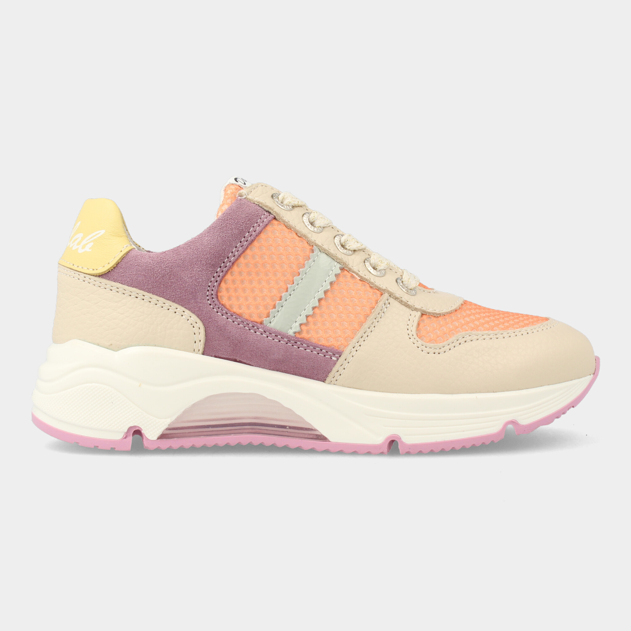 Beige sneakers |  41520