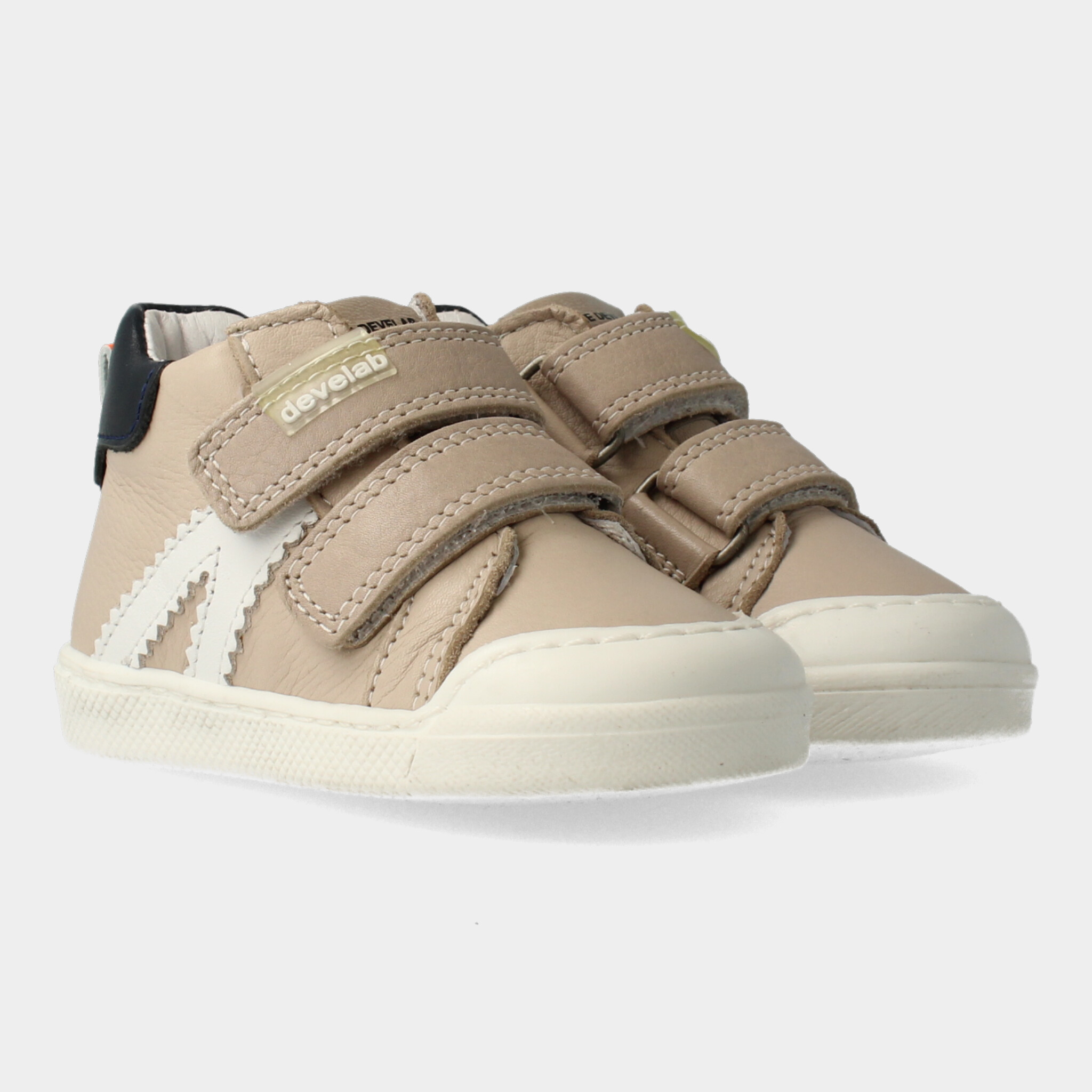 Beige sneakers |  41899