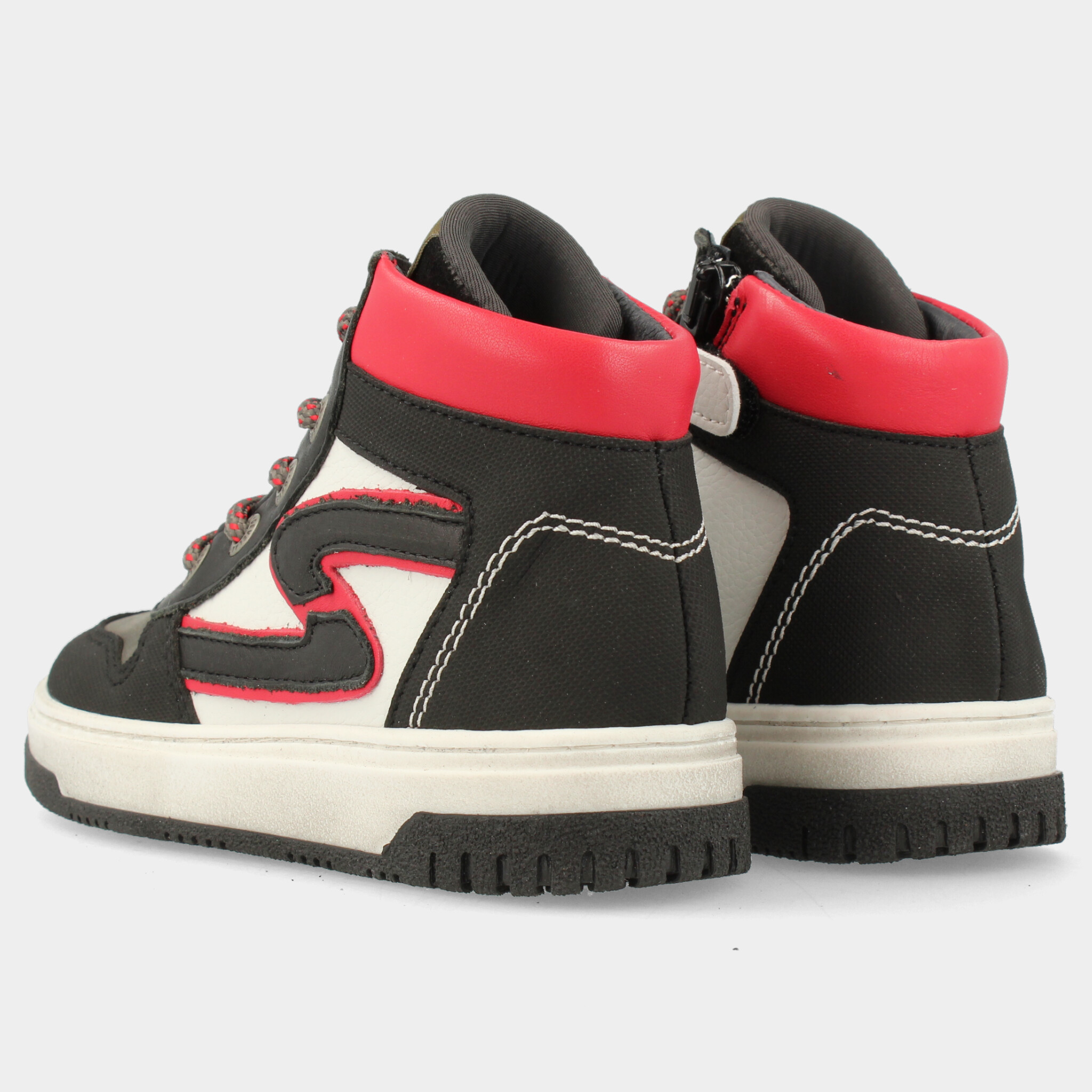 Rode sneaker | 45371