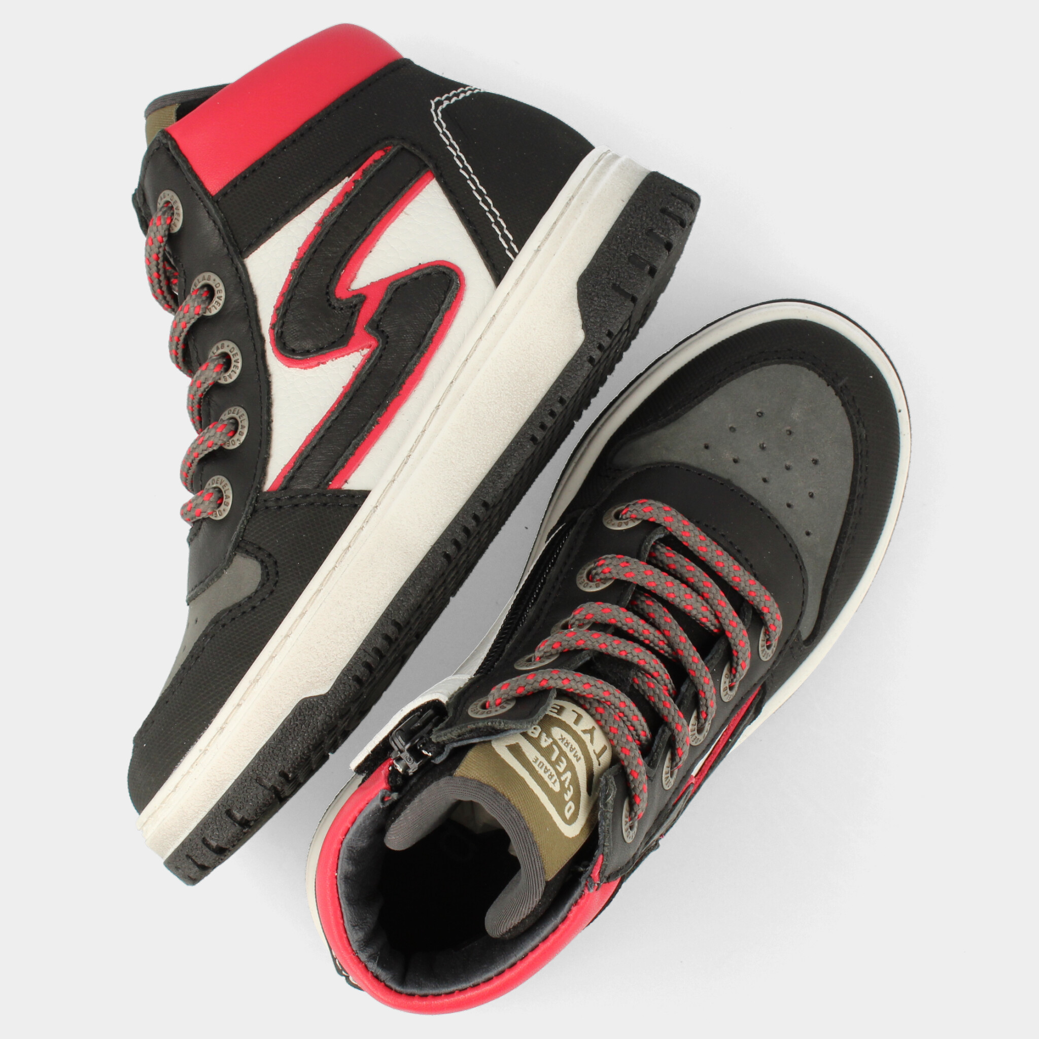 Rode sneaker | 45371