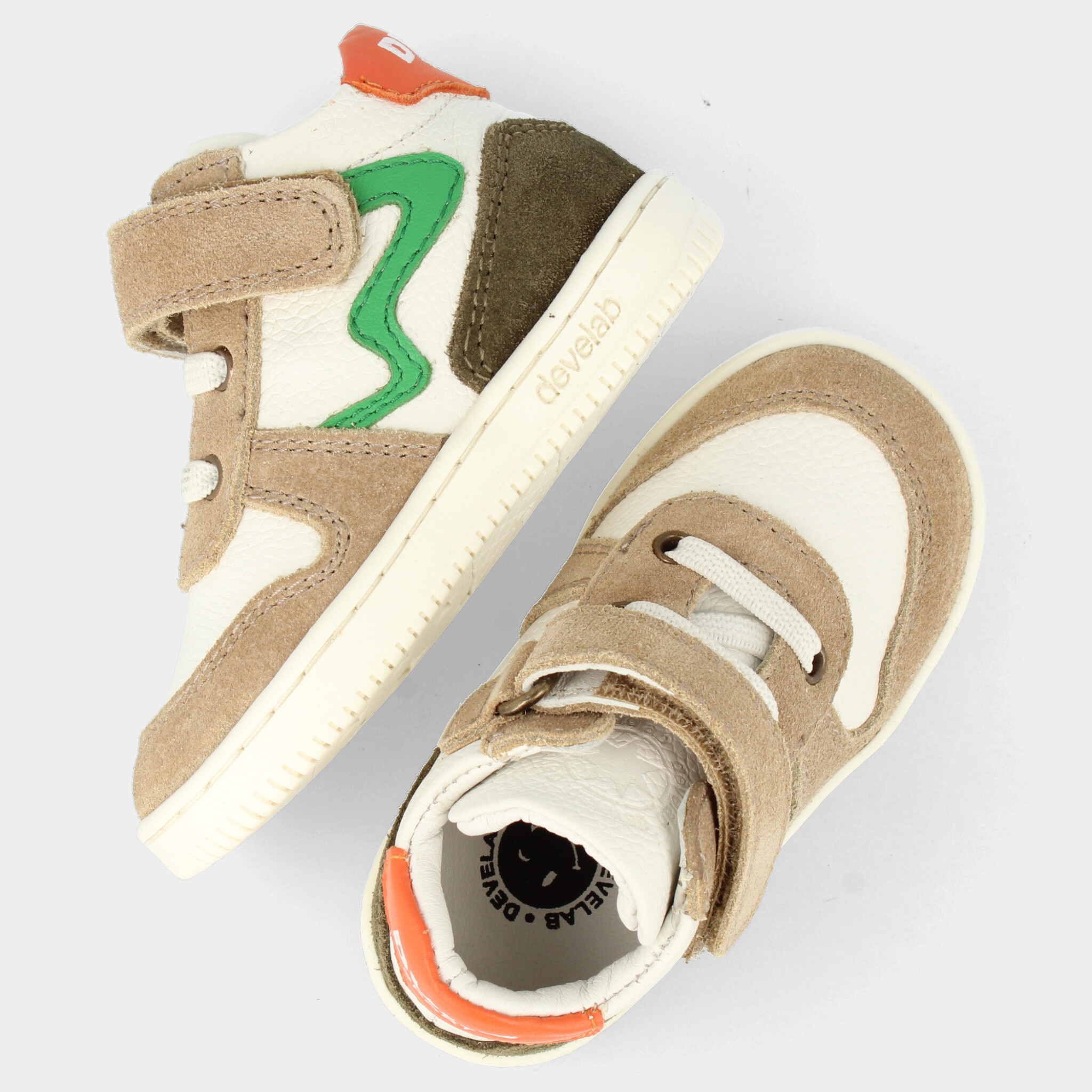 Wit met beige sneakers | 44423