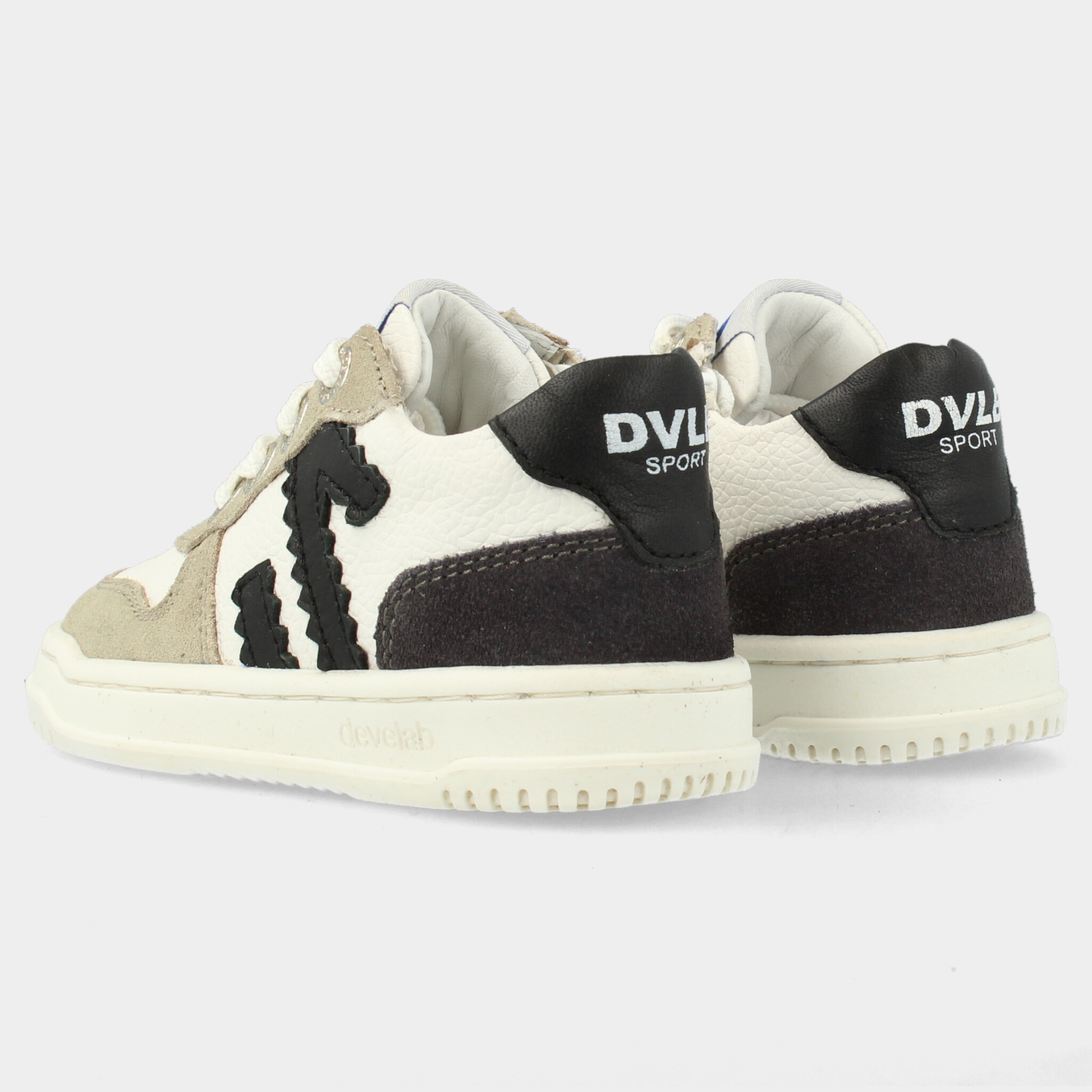 Wit met grijze sneakers | 44431