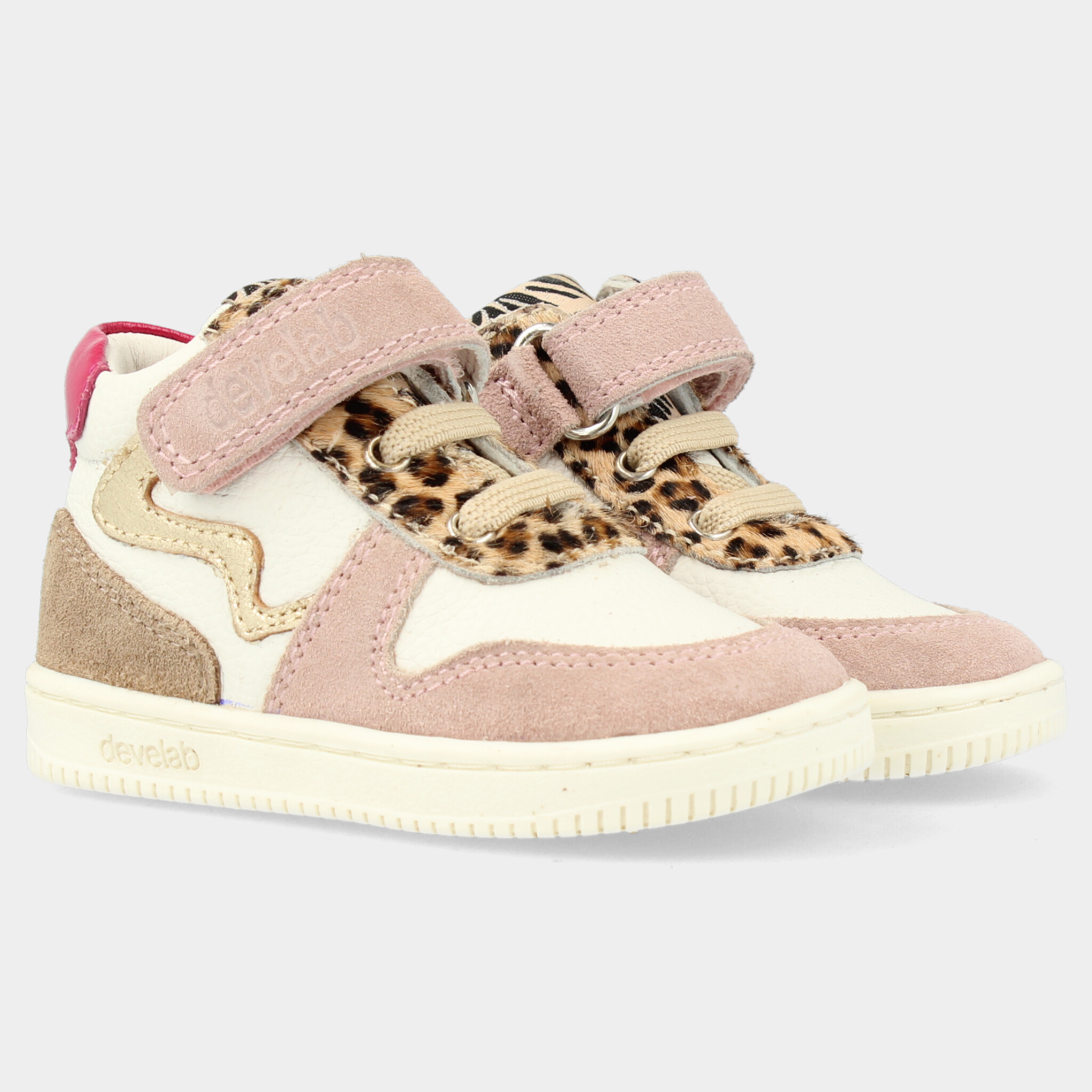 Wit met oud roze sneakers | 44424