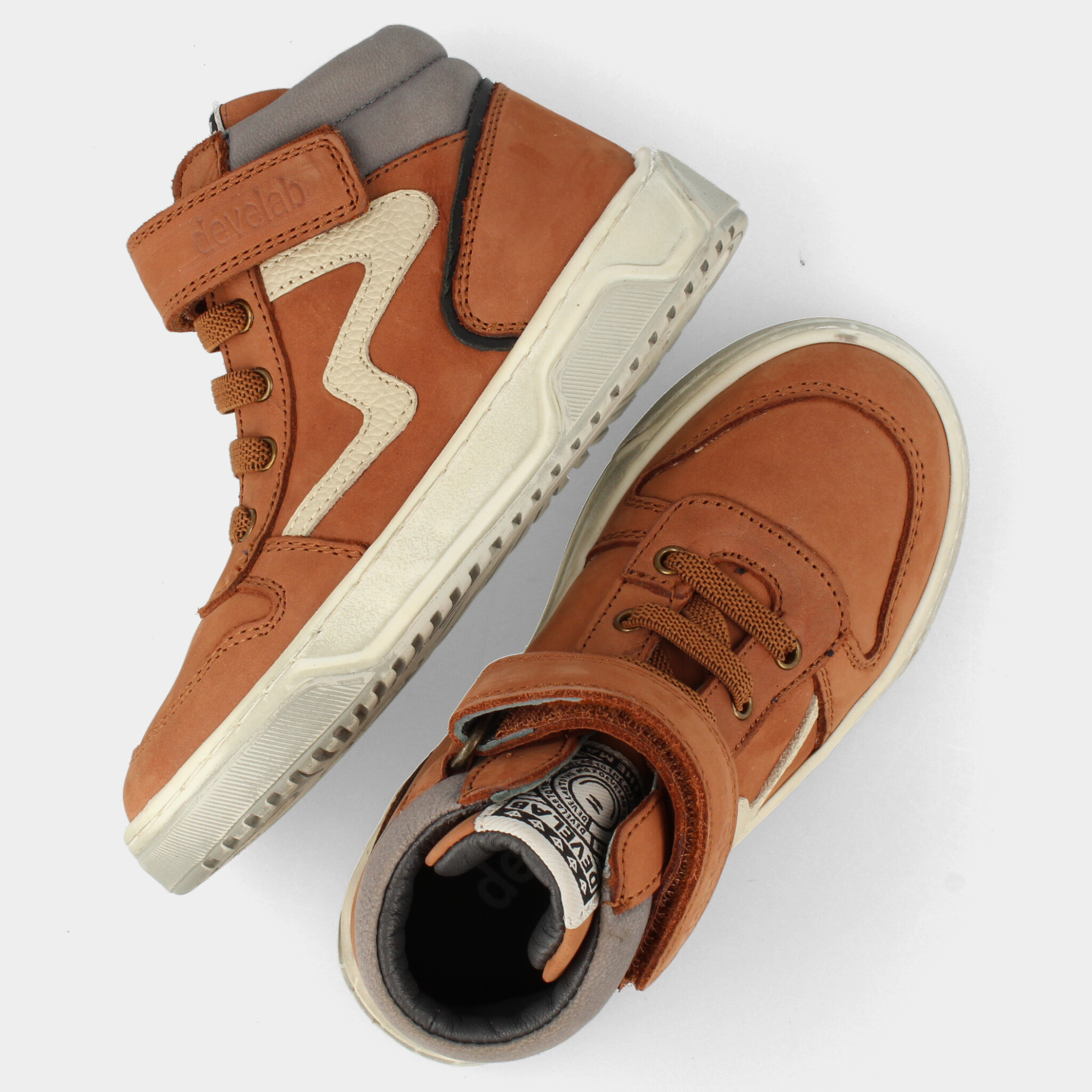 Cognac hoge sneaker voor jongens  | 44351